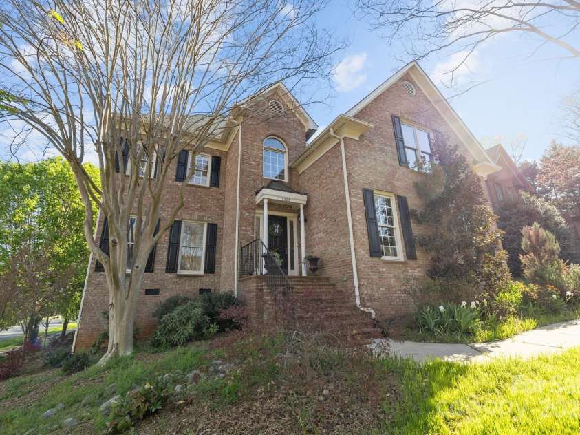 5303 Shasta Hill Court, Charlotte, NC 28211.  MLS# CAR4194738, YatesRealty ID 14138. 