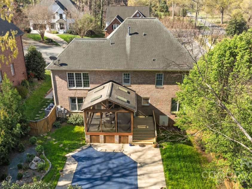 5303 Shasta Hill Court, Charlotte, NC 28211.  MLS# CAR4194738, YatesRealty ID 14138. 