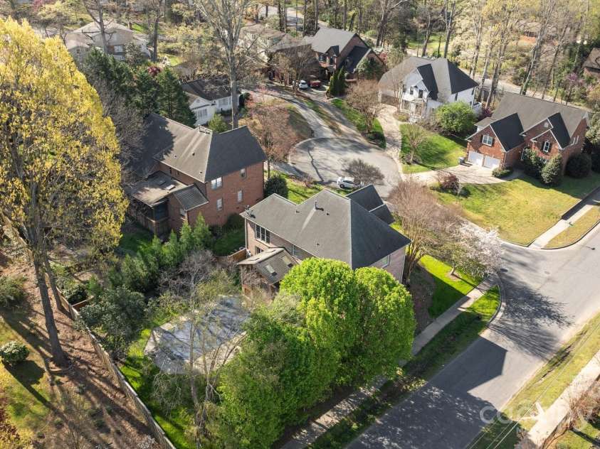 5303 Shasta Hill Court, Charlotte, NC 28211.  MLS# CAR4194738, YatesRealty ID 14138. 