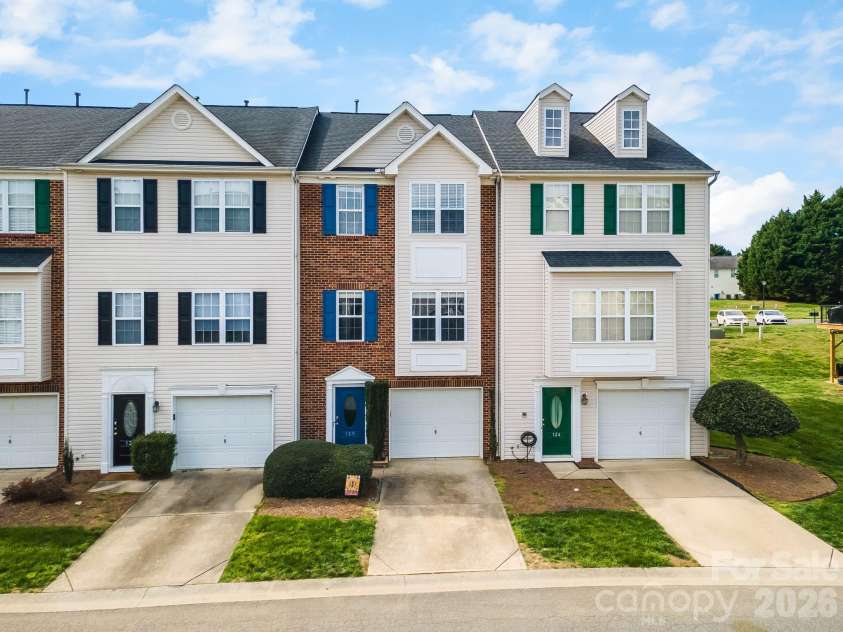 128 Rock Ridge Lane, Mount Holly, NC 28120.  MLS# CAR4359676, YatesRealty ID 14139. 