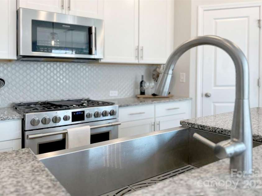 1229 Kohler Avenue, Charlotte, NC 28206.  MLS# CAR4214085, YatesRealty ID 1414. 