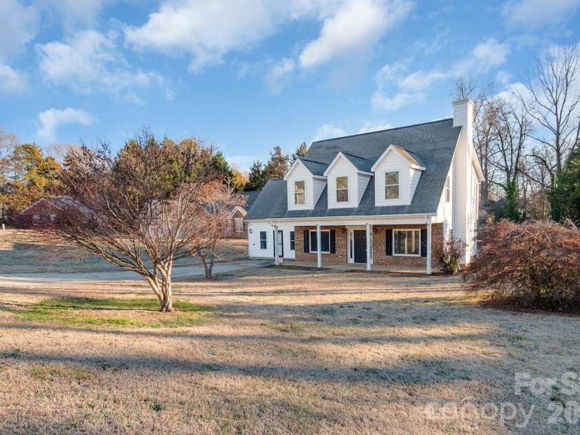 2984 Daffodil Court, Gastonia, NC 28054.  MLS# CAR4337455, YatesRealty ID 14140. 