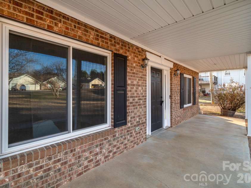 2984 Daffodil Court, Gastonia, NC 28054.  MLS# CAR4337455, YatesRealty ID 14140. 