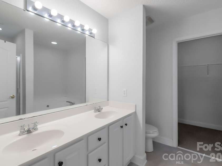 2984 Daffodil Court, Gastonia, NC 28054.  MLS# CAR4337455, YatesRealty ID 14140. 