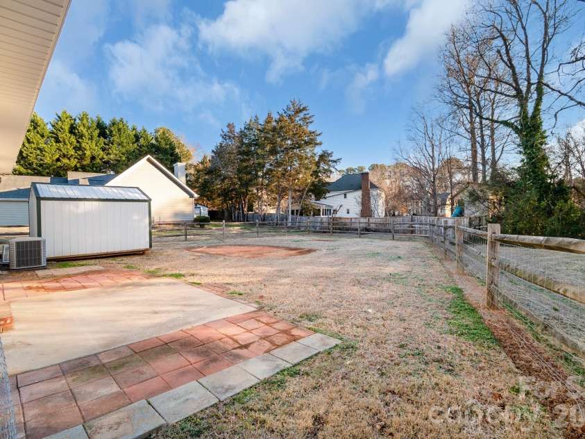 2984 Daffodil Court, Gastonia, NC 28054.  MLS# CAR4337455, YatesRealty ID 14140. 