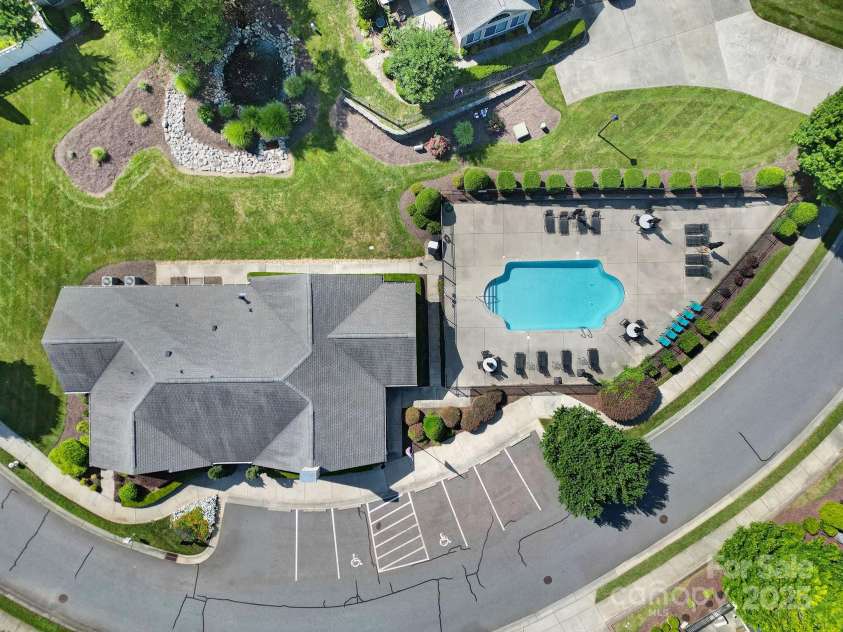 4919 Polo Gate Boulevard, Charlotte, NC 28216.  MLS# CAR4276719, YatesRealty ID 14140. Clubhouse/Pool