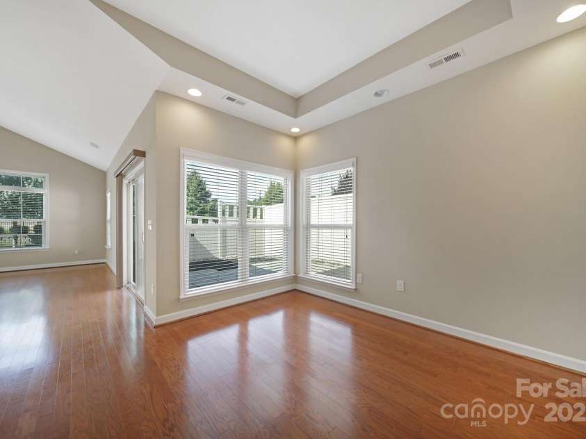 4919 Polo Gate Boulevard, Charlotte, NC 28216.  MLS# CAR4276719, YatesRealty ID 14140. Dining Room