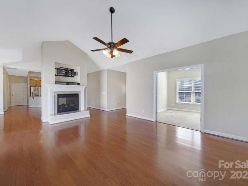 4919 Polo Gate Boulevard, Charlotte, NC 28216.  MLS# CAR4276719, YatesRealty ID 14140. Family Room