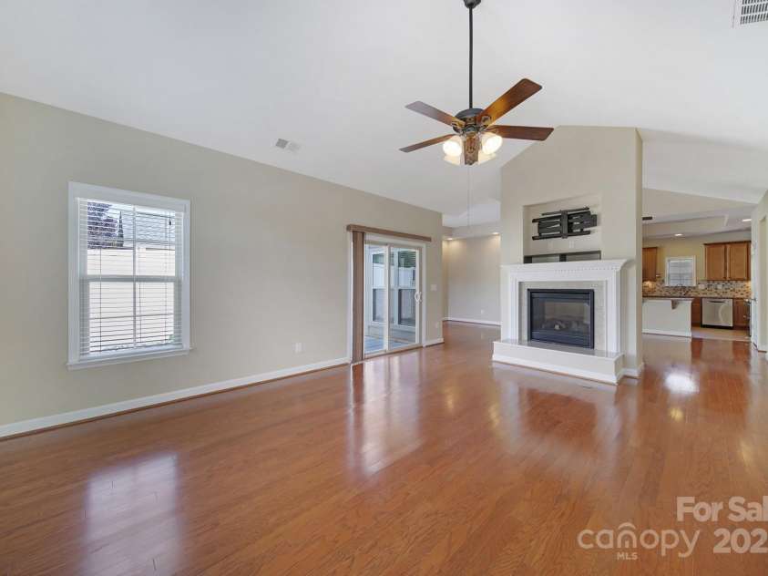 4919 Polo Gate Boulevard, Charlotte, NC 28216.  MLS# CAR4276719, YatesRealty ID 14140. Family Room