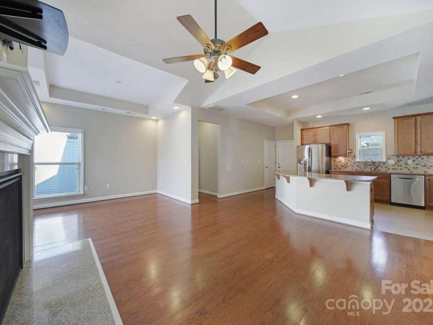 4919 Polo Gate Boulevard, Charlotte, NC 28216.  MLS# CAR4276719, YatesRealty ID 14140. Living Room