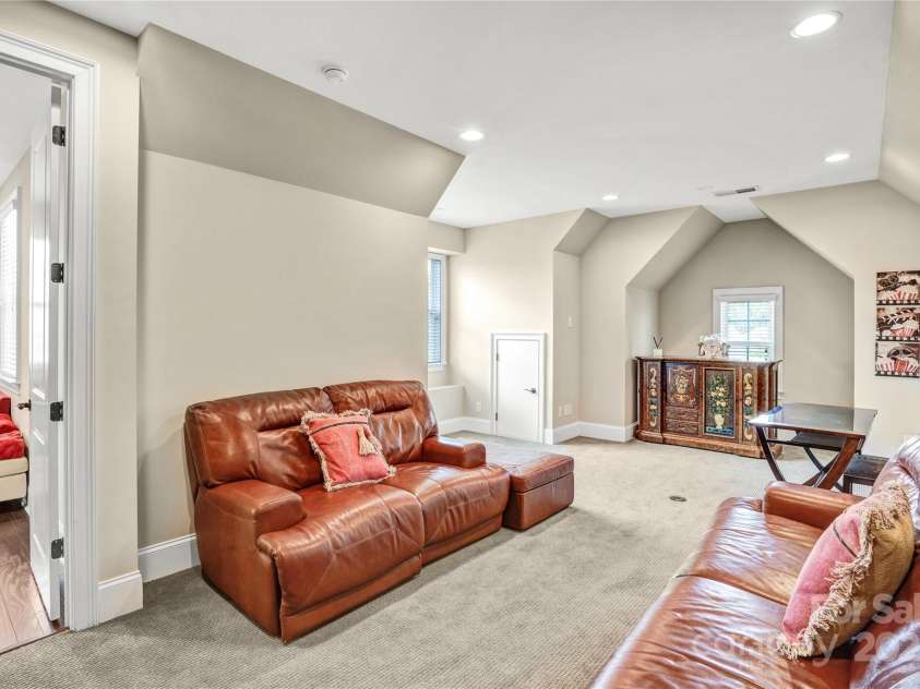 13204 Feale Court, Charlotte, NC 28278.  MLS# CAR4256733, YatesRealty ID 14141. 