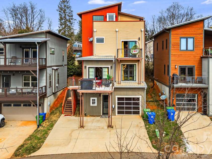 26 Upstream Way, Asheville, NC 28806.  MLS# CAR4334274, YatesRealty ID 14142. 