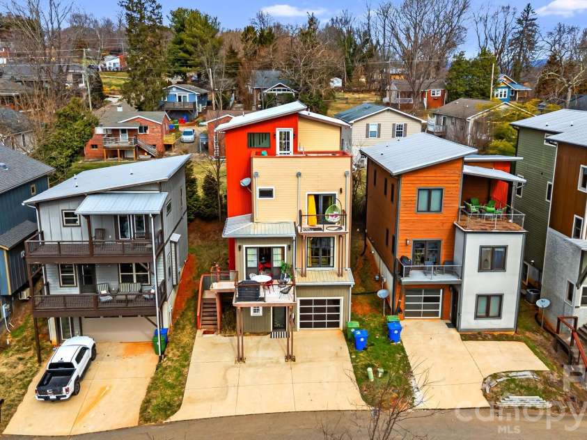 26 Upstream Way, Asheville, NC 28806.  MLS# CAR4334274, YatesRealty ID 14142. 