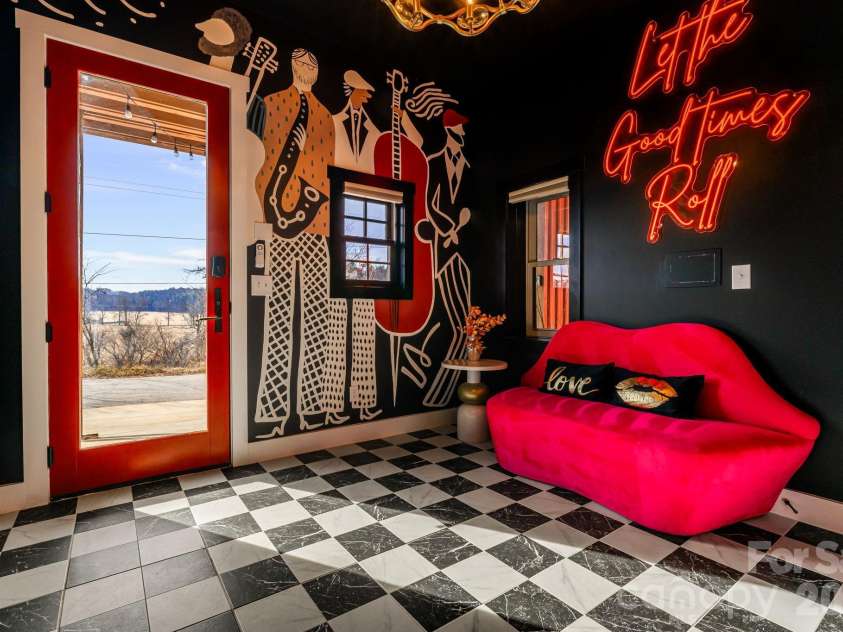 26 Upstream Way, Asheville, NC 28806.  MLS# CAR4334274, YatesRealty ID 14142. 