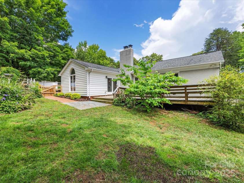 1031 Eldorado Avenue, Charlotte, NC 28262.  MLS# CAR4257964, YatesRealty ID 14143. 