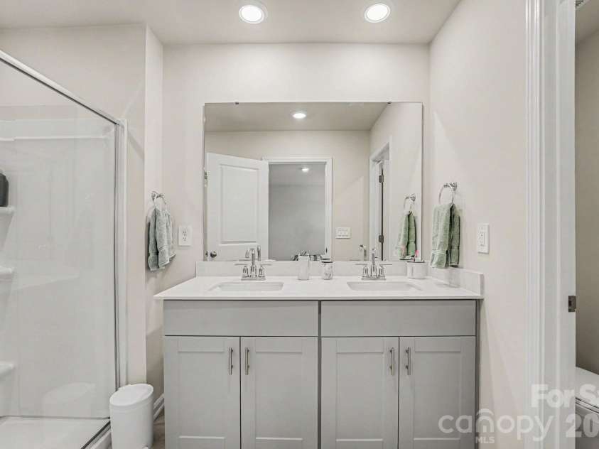 5530 Worrell Way, Kannapolis, NC 28081.  MLS# CAR4371575, YatesRealty ID 14143. Master Bathroom