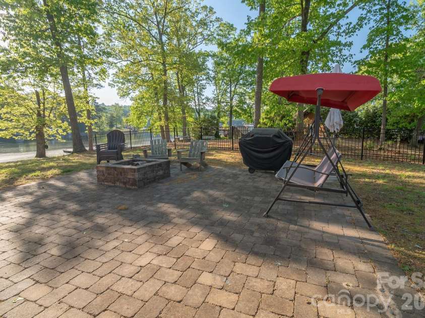 150 Pinehaven Lane, New London, NC 28127.  MLS# CAR4371563, YatesRealty ID 14144. 