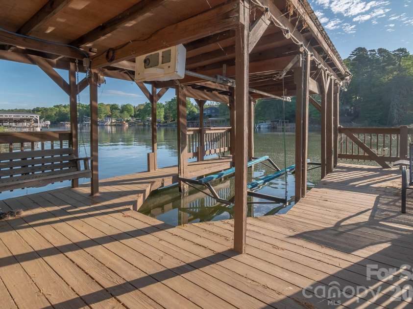 150 Pinehaven Lane, New London, NC 28127.  MLS# CAR4371563, YatesRealty ID 14144. 