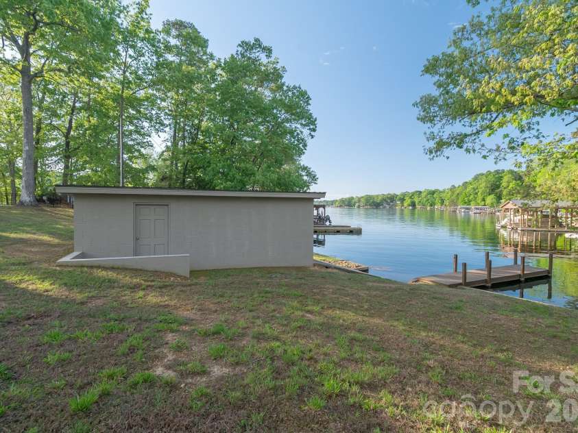 150 Pinehaven Lane, New London, NC 28127.  MLS# CAR4371563, YatesRealty ID 14144. 
