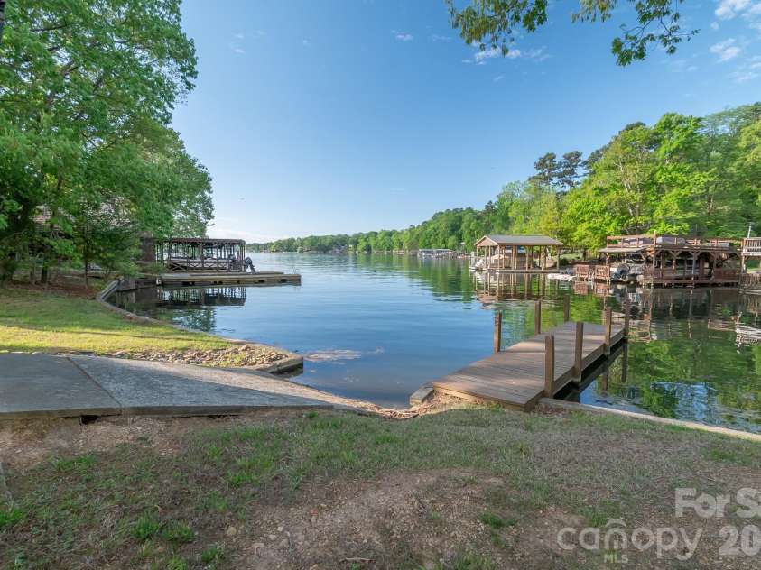 150 Pinehaven Lane, New London, NC 28127.  MLS# CAR4371563, YatesRealty ID 14144. 