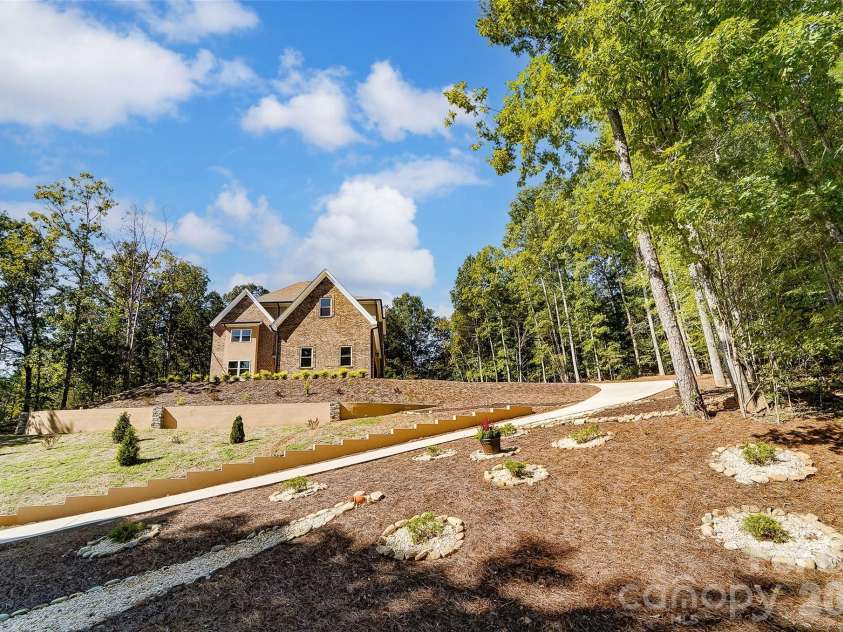 467 COUNTRYWOOD Place, Concord, NC 28025.  MLS# CAR4366043, YatesRealty ID 14145. 