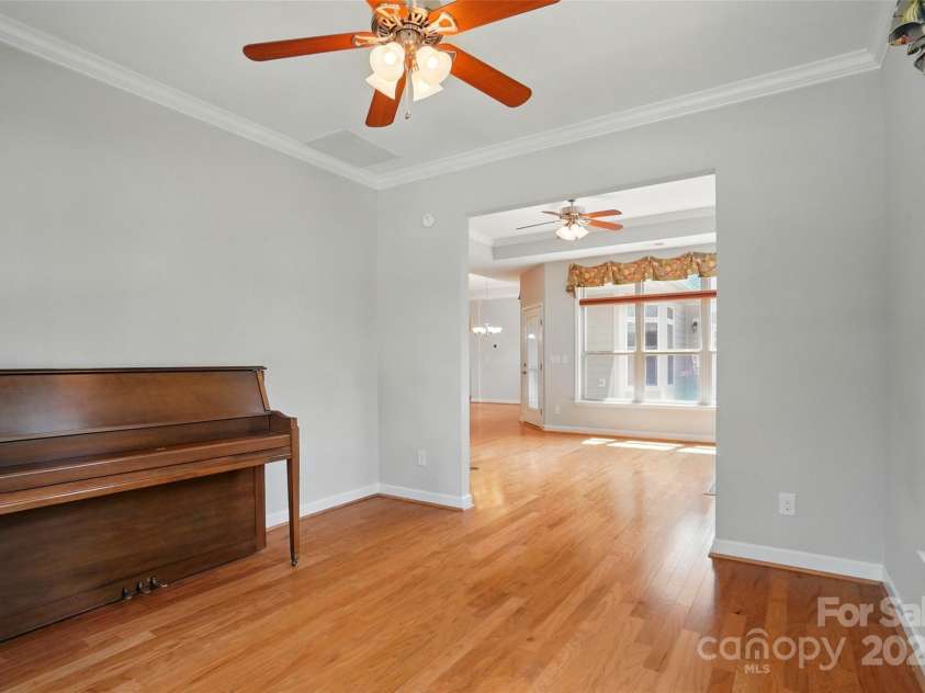 5028 Polo Gate Boulevard, Charlotte, NC 28216.  MLS# CAR4254991, YatesRealty ID 14146. 