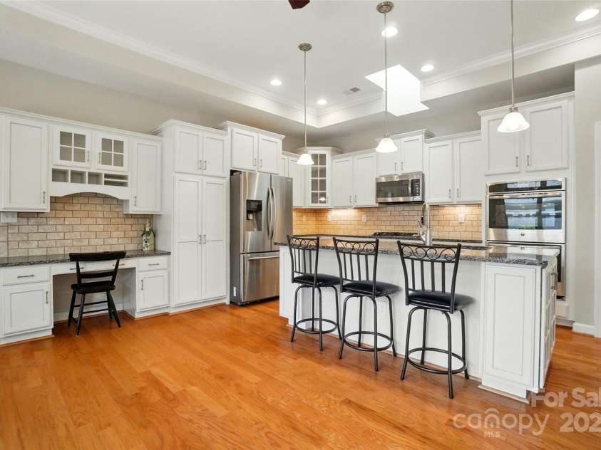 5028 Polo Gate Boulevard, Charlotte, NC 28216.  MLS# CAR4254991, YatesRealty ID 14146. 