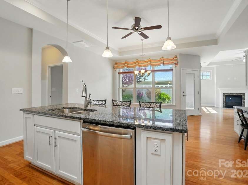 5028 Polo Gate Boulevard, Charlotte, NC 28216.  MLS# CAR4254991, YatesRealty ID 14146. 