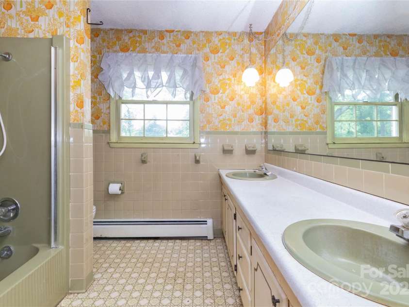 67 Old Turkey Creek Road, Leicester, NC 28748.  MLS# CAR4257740, YatesRealty ID 14147. Hall Bathroom