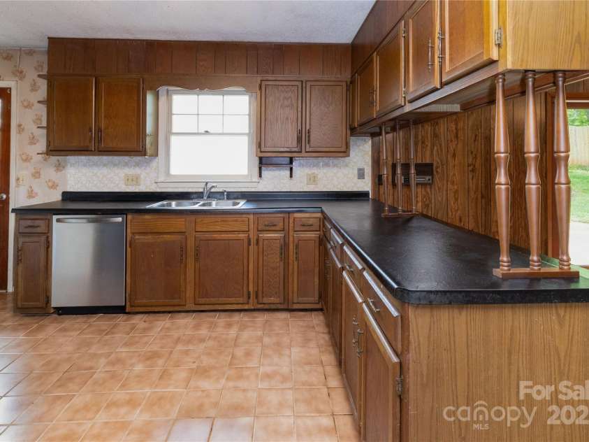 67 Old Turkey Creek Road, Leicester, NC 28748.  MLS# CAR4257740, YatesRealty ID 14147. Kitchen