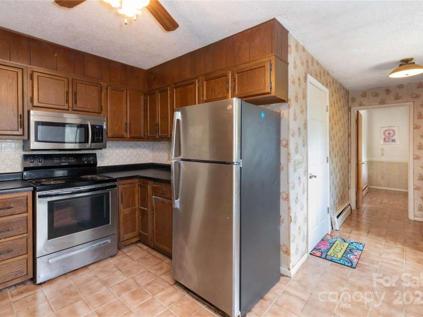 67 Old Turkey Creek Road, Leicester, NC 28748.  MLS# CAR4257740, YatesRealty ID 14147. Kitchen