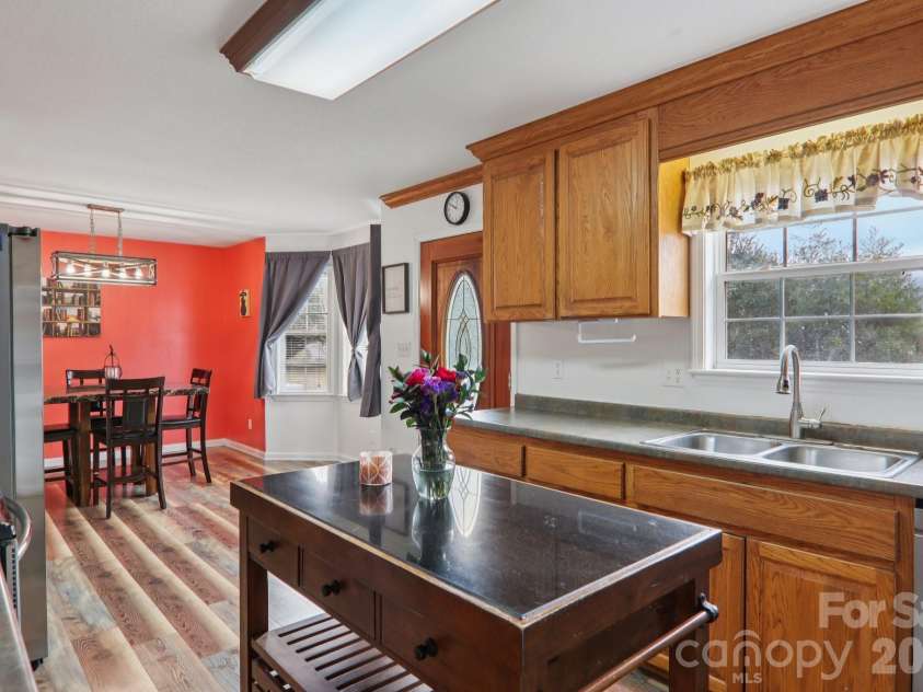 130 Crestview Street, Canton, NC 28716.  MLS# CAR4345646, YatesRealty ID 14149. 