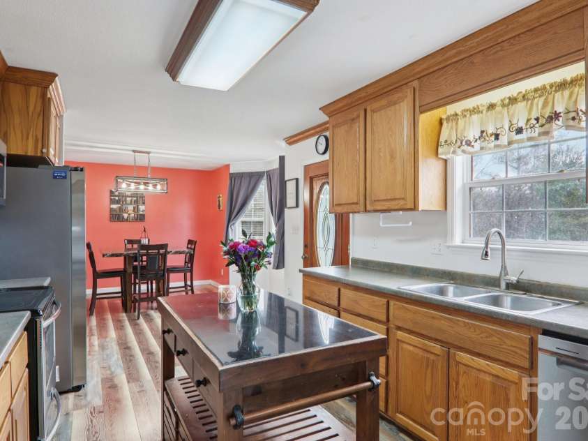 130 Crestview Street, Canton, NC 28716.  MLS# CAR4345646, YatesRealty ID 14149. 