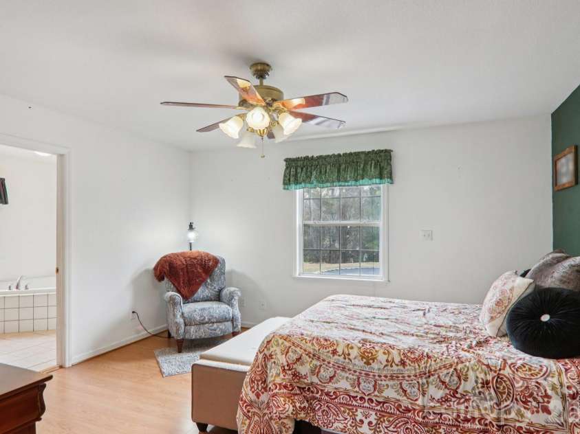 130 Crestview Street, Canton, NC 28716.  MLS# CAR4345646, YatesRealty ID 14149. 