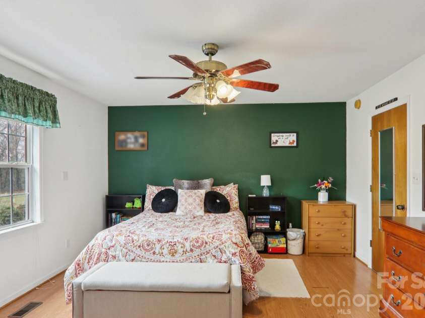 130 Crestview Street, Canton, NC 28716.  MLS# CAR4345646, YatesRealty ID 14149. 