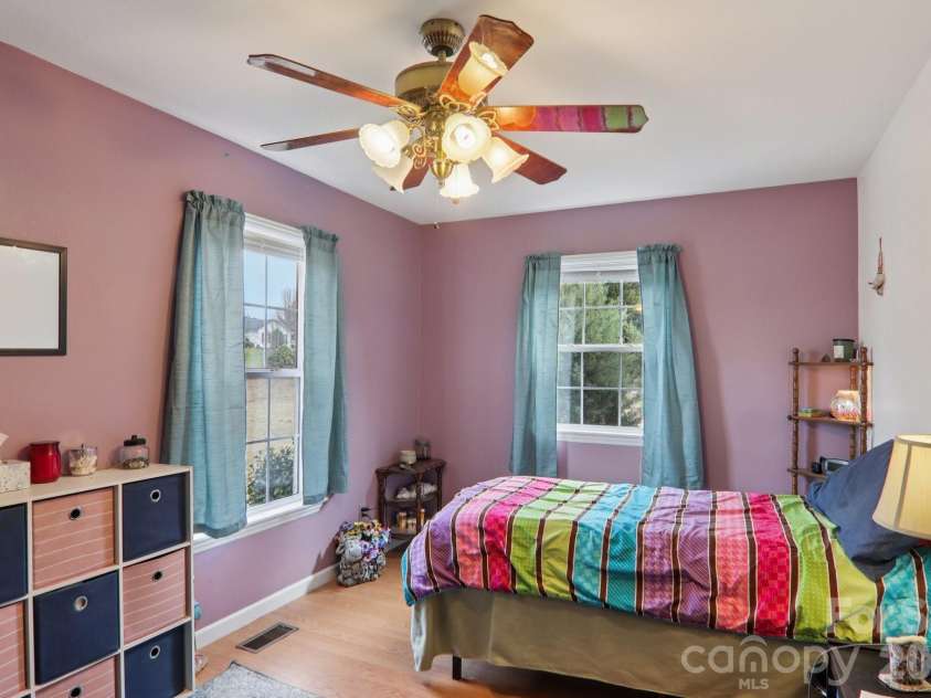 130 Crestview Street, Canton, NC 28716.  MLS# CAR4345646, YatesRealty ID 14149. 