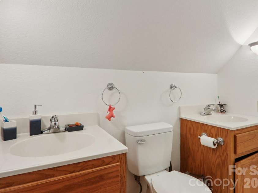 130 Crestview Street, Canton, NC 28716.  MLS# CAR4345646, YatesRealty ID 14149. 