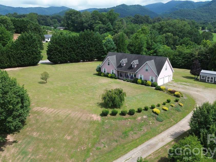 130 Crestview Street, Canton, NC 28716.  MLS# CAR4345646, YatesRealty ID 14149. 