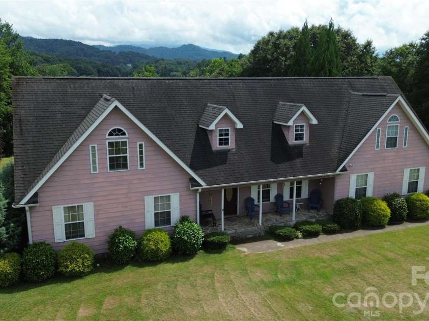 130 Crestview Street, Canton, NC 28716.  MLS# CAR4345646, YatesRealty ID 14149. 