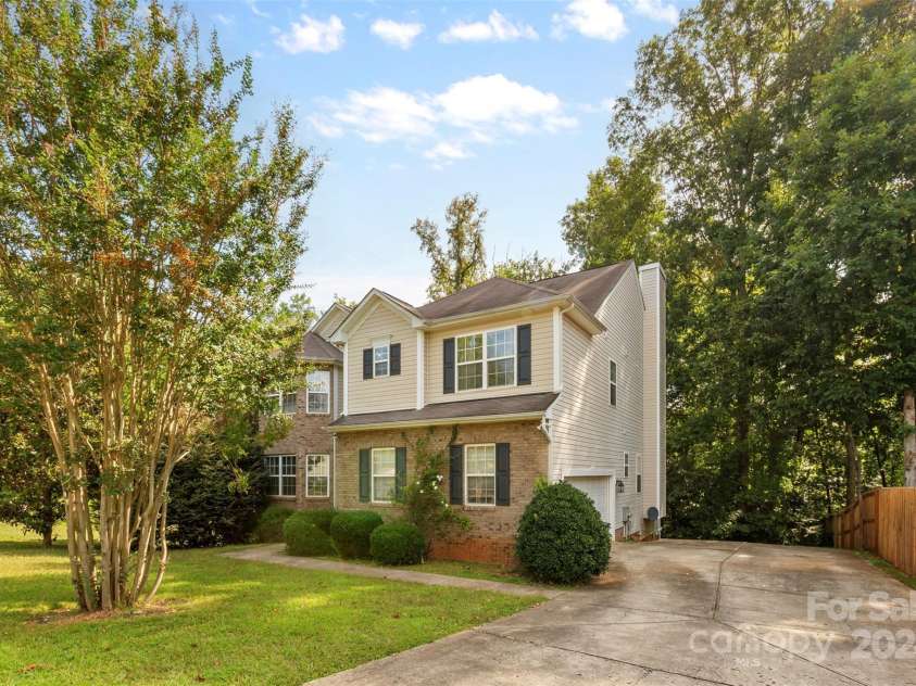 1229 Brecken Court, Kannapolis, NC 28081.  MLS# CAR4178419, YatesRealty ID 14150. 