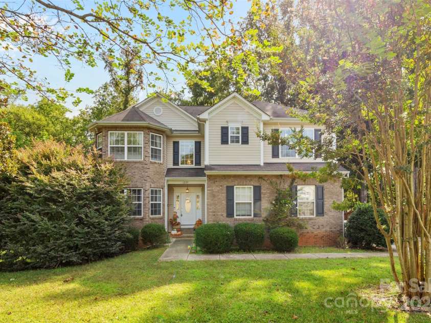 1229 Brecken Court, Kannapolis, NC 28081.  MLS# CAR4178419, YatesRealty ID 14150. 