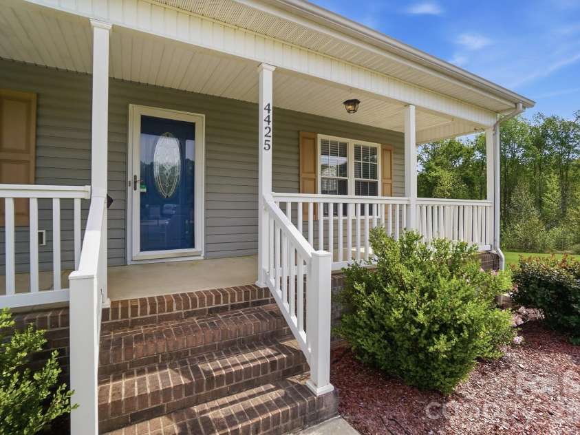 4425 Frank Dellinger Lane, Maiden, NC 28650.  MLS# CAR4368367, YatesRealty ID 14150. 