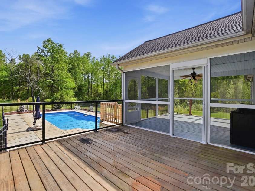 4425 Frank Dellinger Lane, Maiden, NC 28650.  MLS# CAR4368367, YatesRealty ID 14150. 