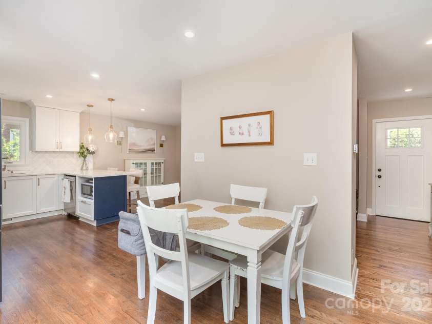 1043 Nancy Drive, Charlotte, NC 28211.  MLS# CAR4247909, YatesRealty ID 14151. Dining Area