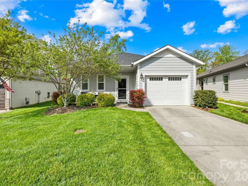 264 Flat Rock Drive, Denver, NC 28037.  MLS# CAR4364100, YatesRealty ID 14151. 