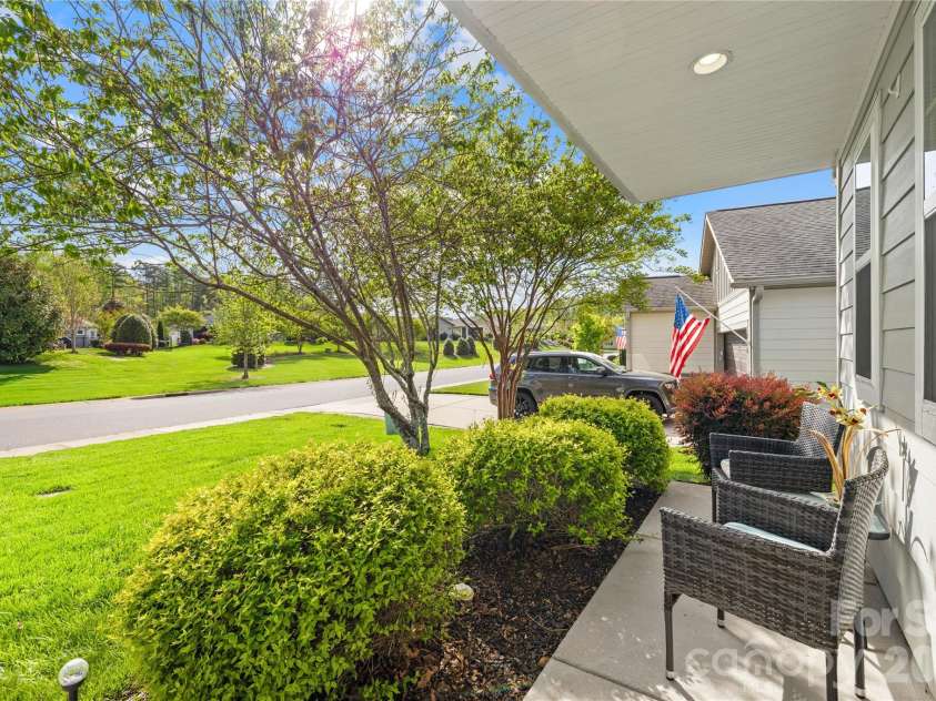 264 Flat Rock Drive, Denver, NC 28037.  MLS# CAR4364100, YatesRealty ID 14151. 