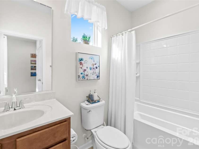 264 Flat Rock Drive, Denver, NC 28037.  MLS# CAR4364100, YatesRealty ID 14151. 