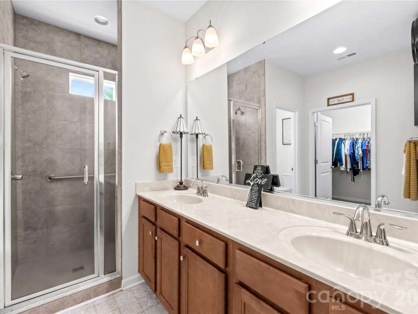 264 Flat Rock Drive, Denver, NC 28037.  MLS# CAR4364100, YatesRealty ID 14151. 