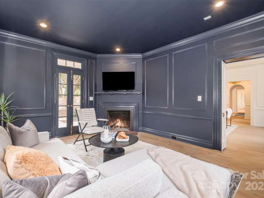 2400 Mecklenburg Avenue, Charlotte, NC 28205.  MLS# CAR4250989, YatesRealty ID 14152. Den