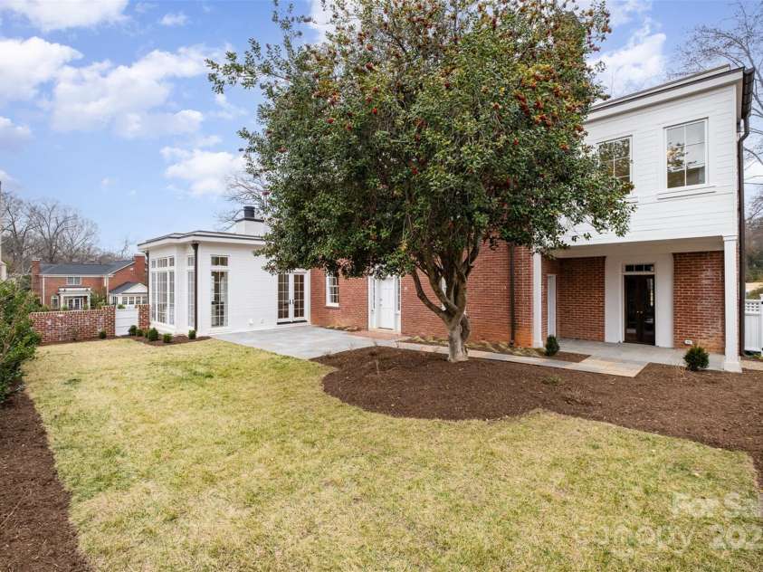2400 Mecklenburg Avenue, Charlotte, NC 28205.  MLS# CAR4250989, YatesRealty ID 14152. Fenced backyard